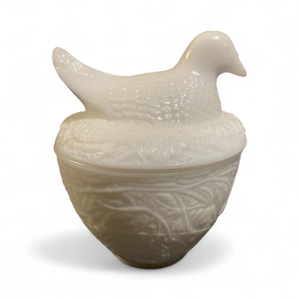 Vintage Bird on Nest Lidded Milk Glass by Avon in perfect condition! - Picture 2 of 6